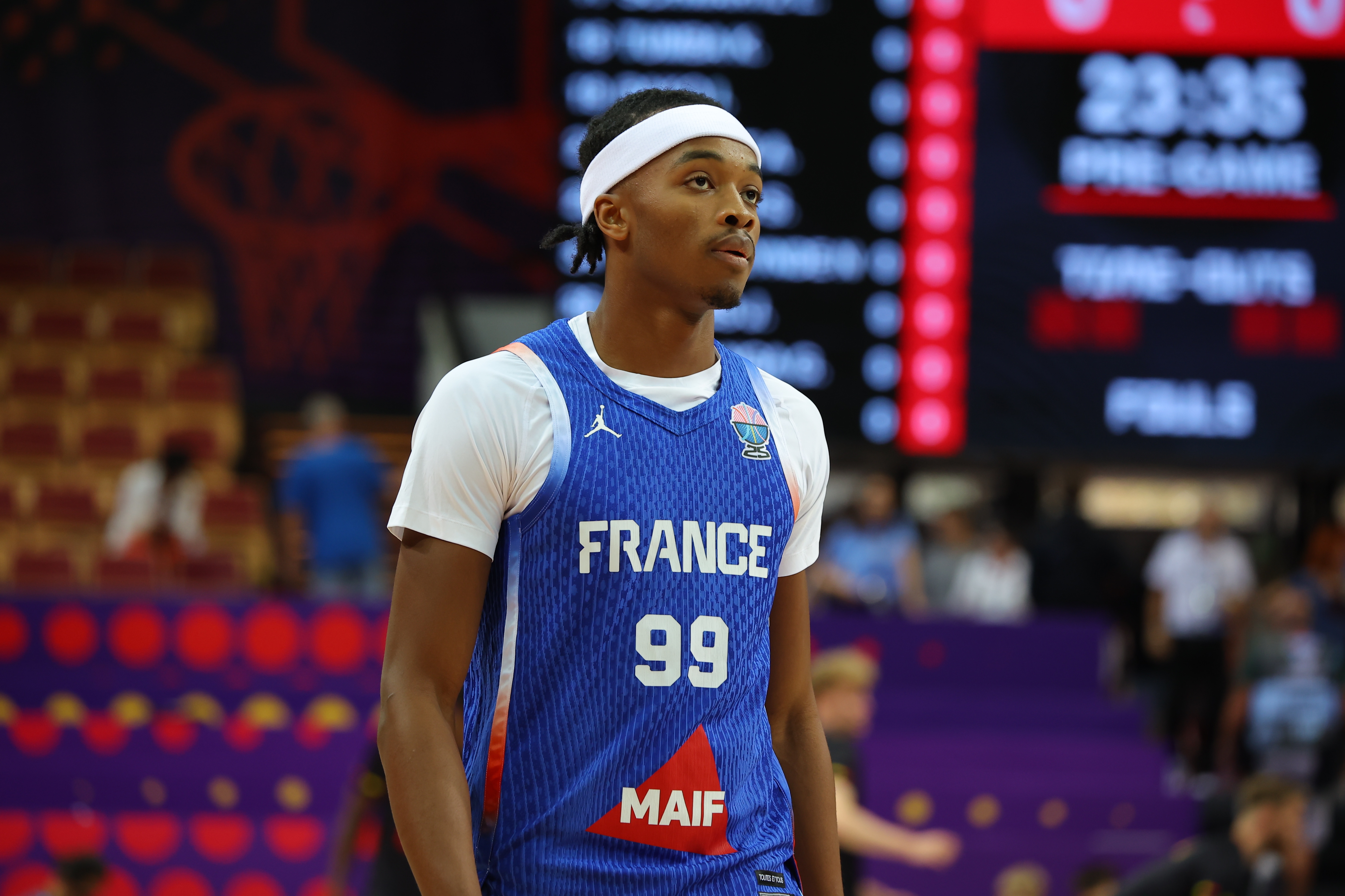 半岛体育APP-锋线尖兵库利巴利高效贡献13分4板1助1断