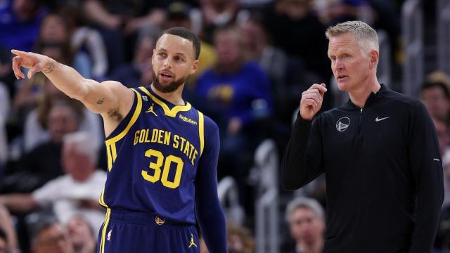 Stephen Curry and Steve Kerr 050523.jpg