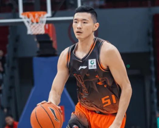 半岛体育网址-陈林坚全场投篮12中4、三分9中3得到12分2篮板